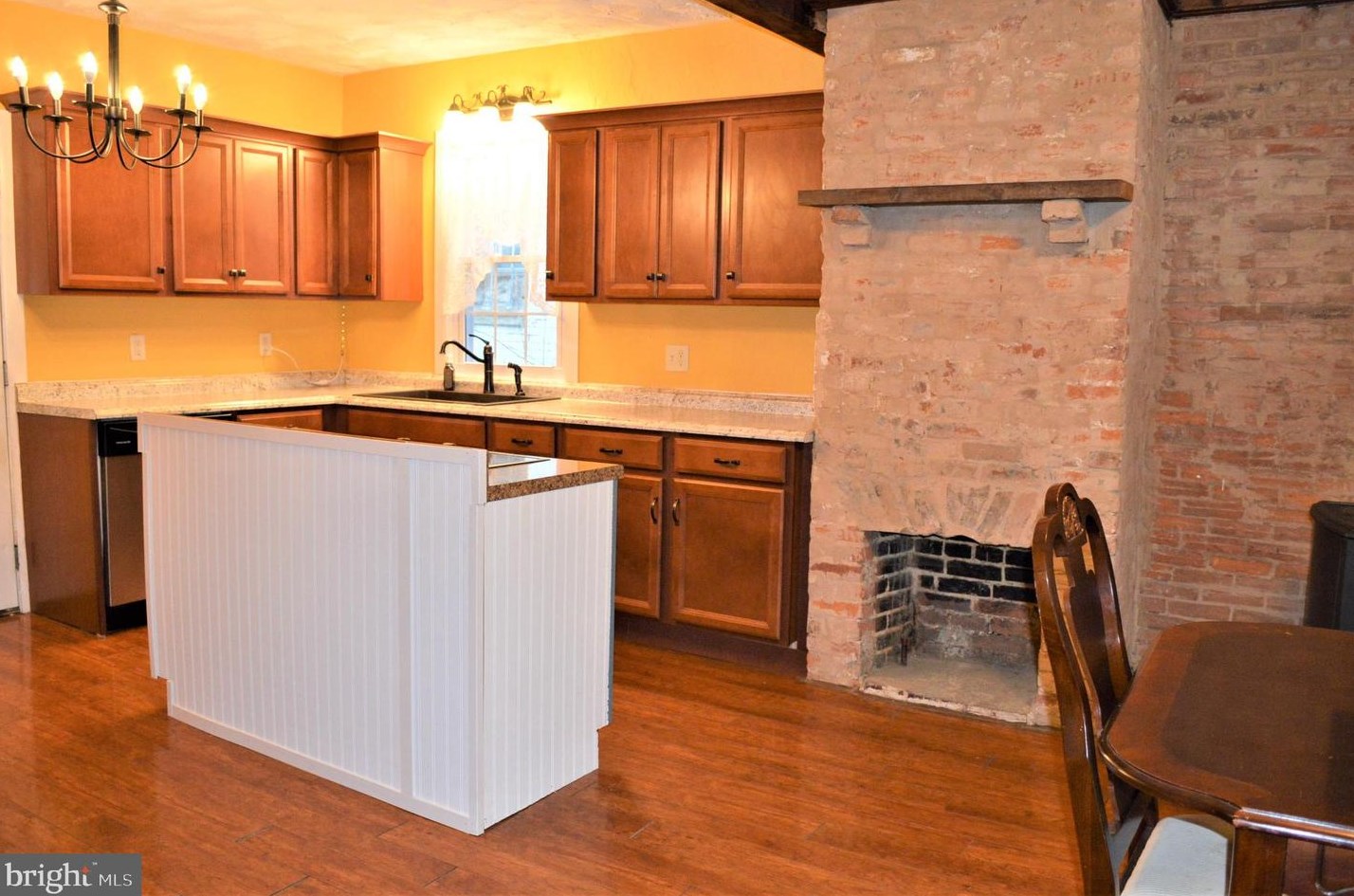 309 Oakville Rd, Lees Cross Roads, PA 17257