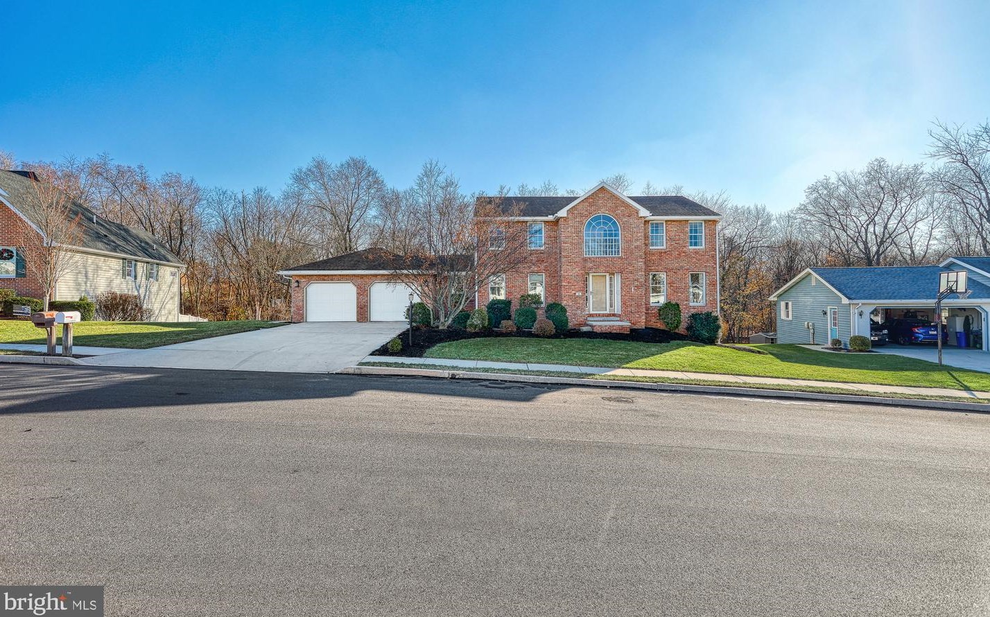 56 Sherwood Cir, West Enola, PA 17025