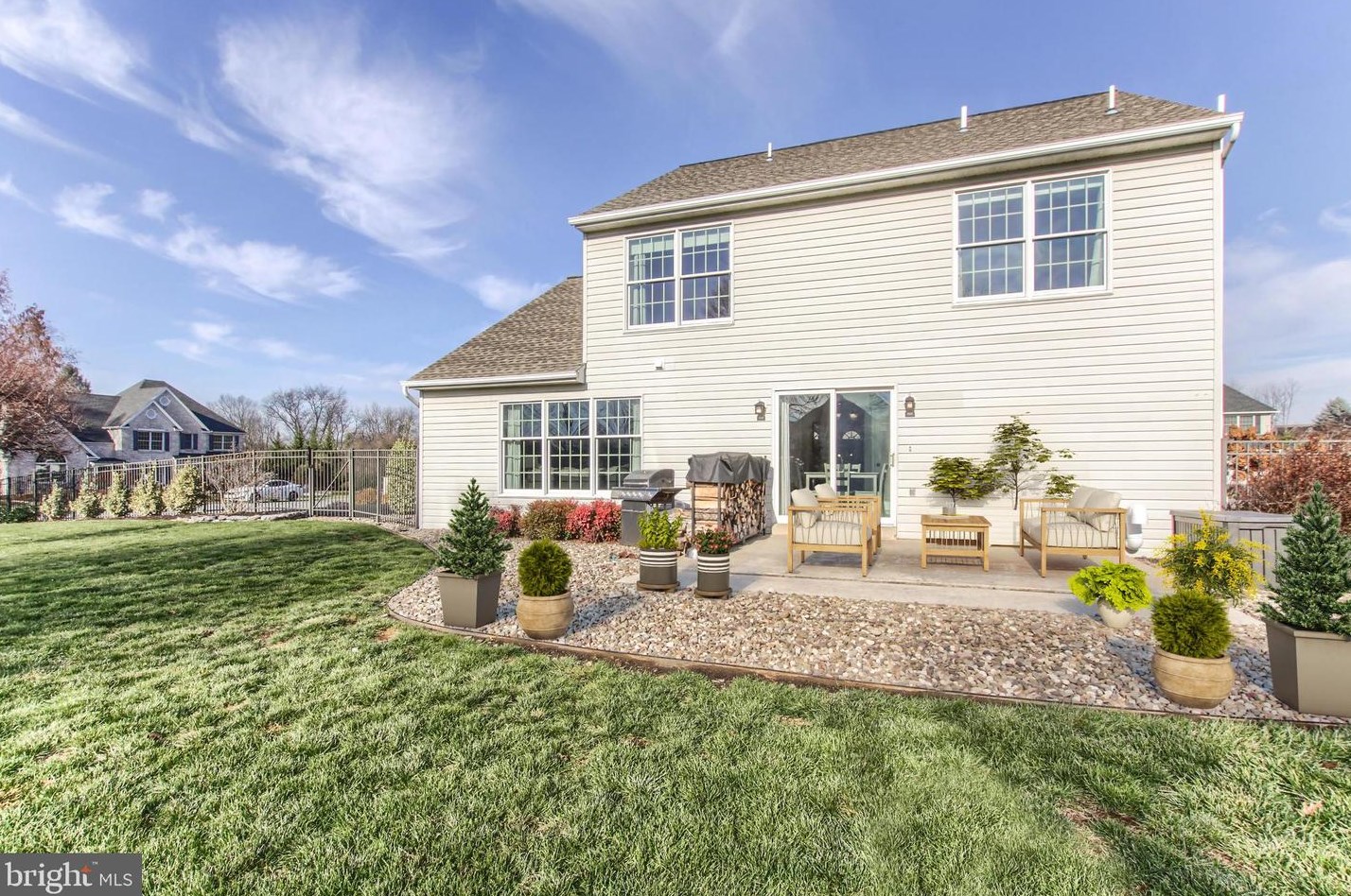 23 Surrey Ln, Navy Sup Dpt PA  17050-7801 exterior