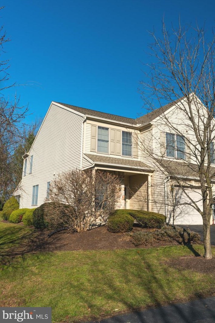 1091 Pebble Ct, Navy Sup Dpt, PA 17050