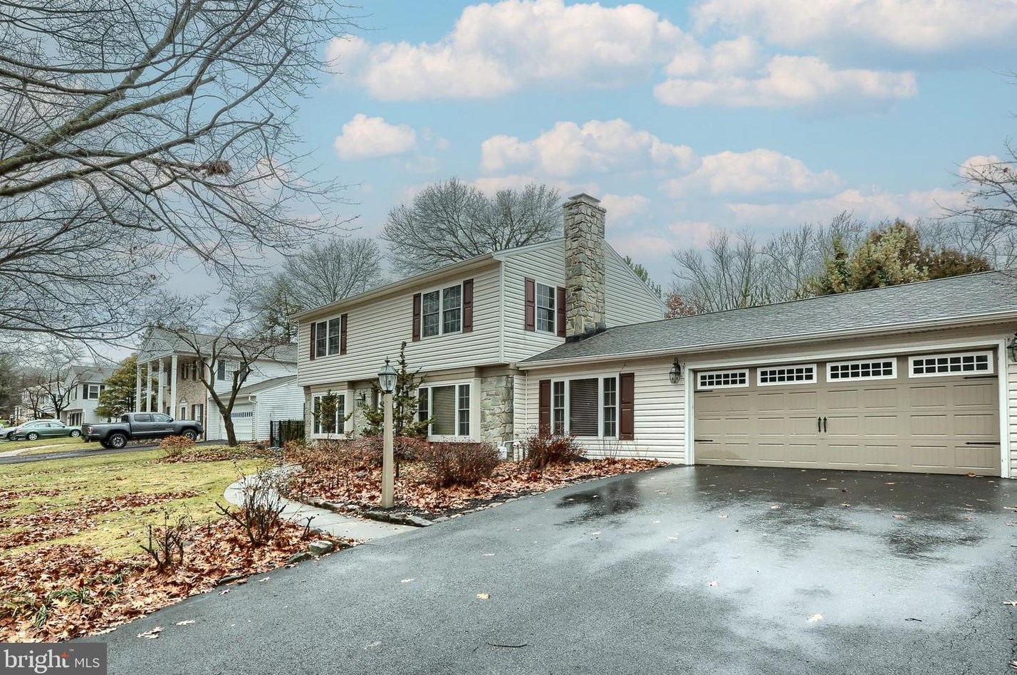 3805 Lamp Post Ln, Camp Hill, PA 17011