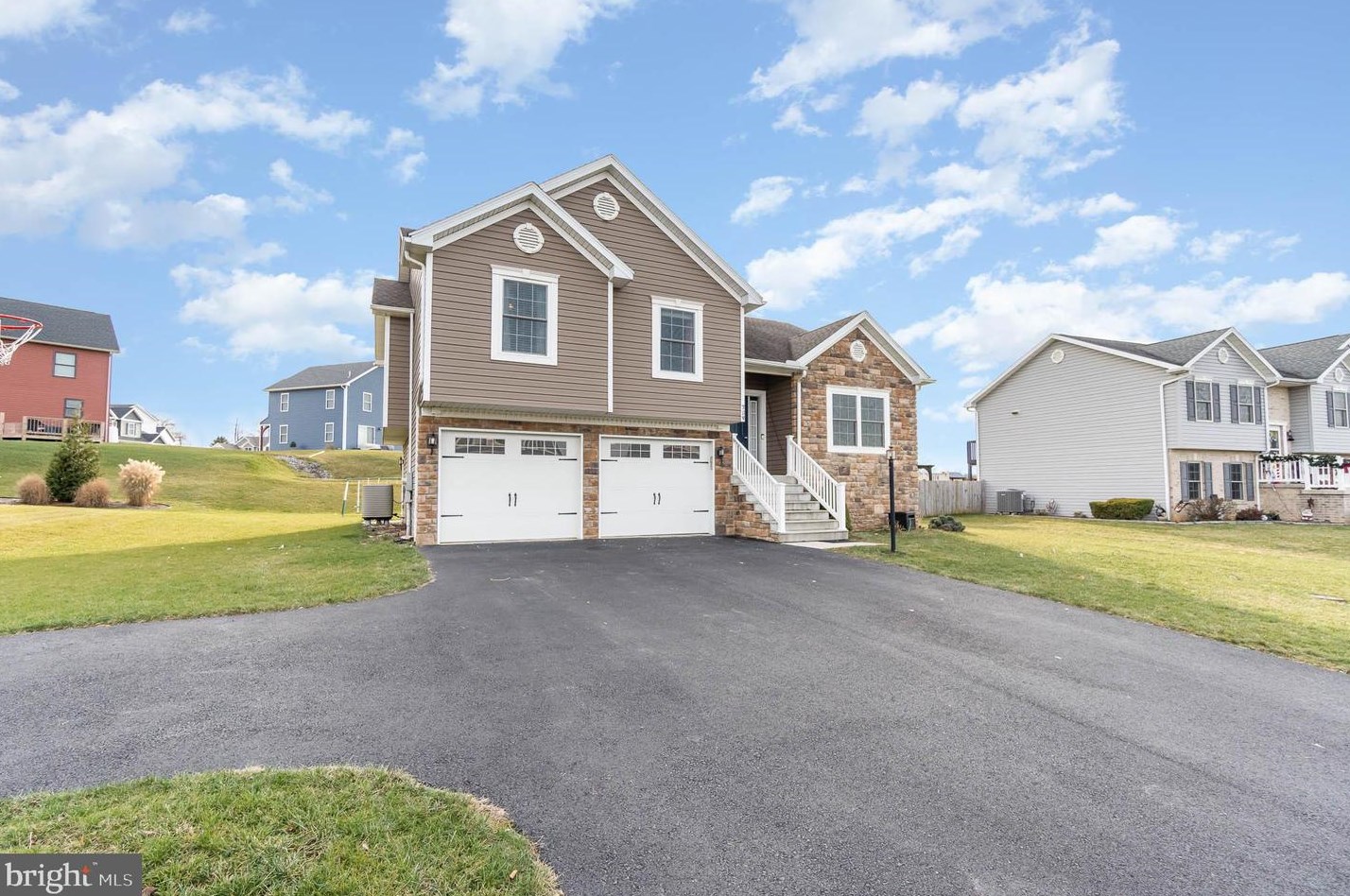 709 Southwood Dr, Lees Cross Roads, PA 17257