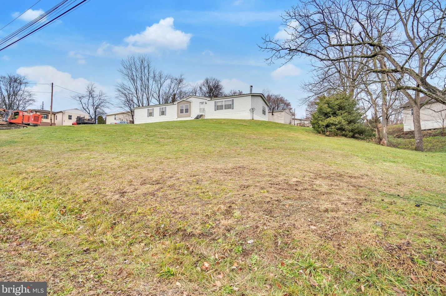 25 Pine Hill Ave, Navy Sup Dpt, PA 17050