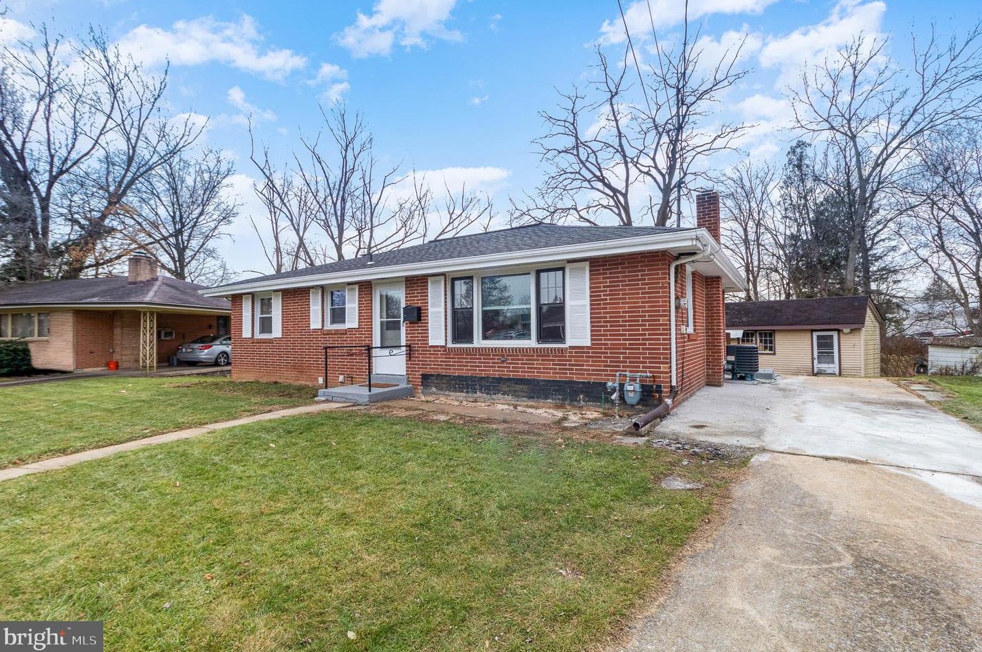139 Limestone Dr, Camp Hill, PA 17011