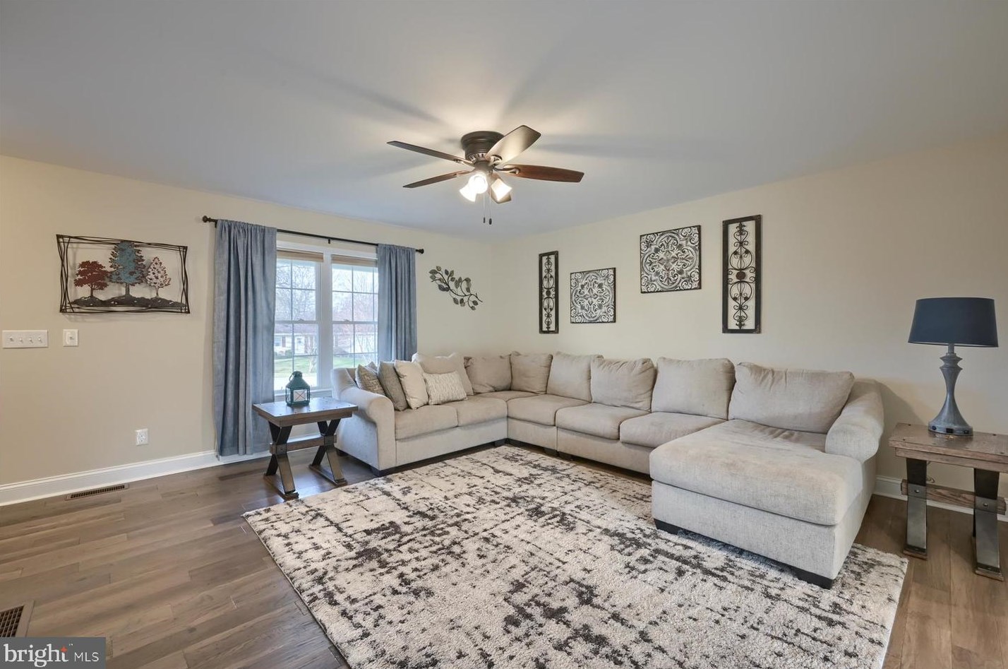 515 Spring Run Dr, Navy Sup Dpt PA  17055-5580 exterior