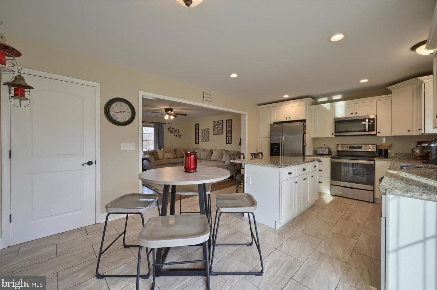 515 Spring Run Dr, Navy Sup Dpt PA  17055-5580 exterior