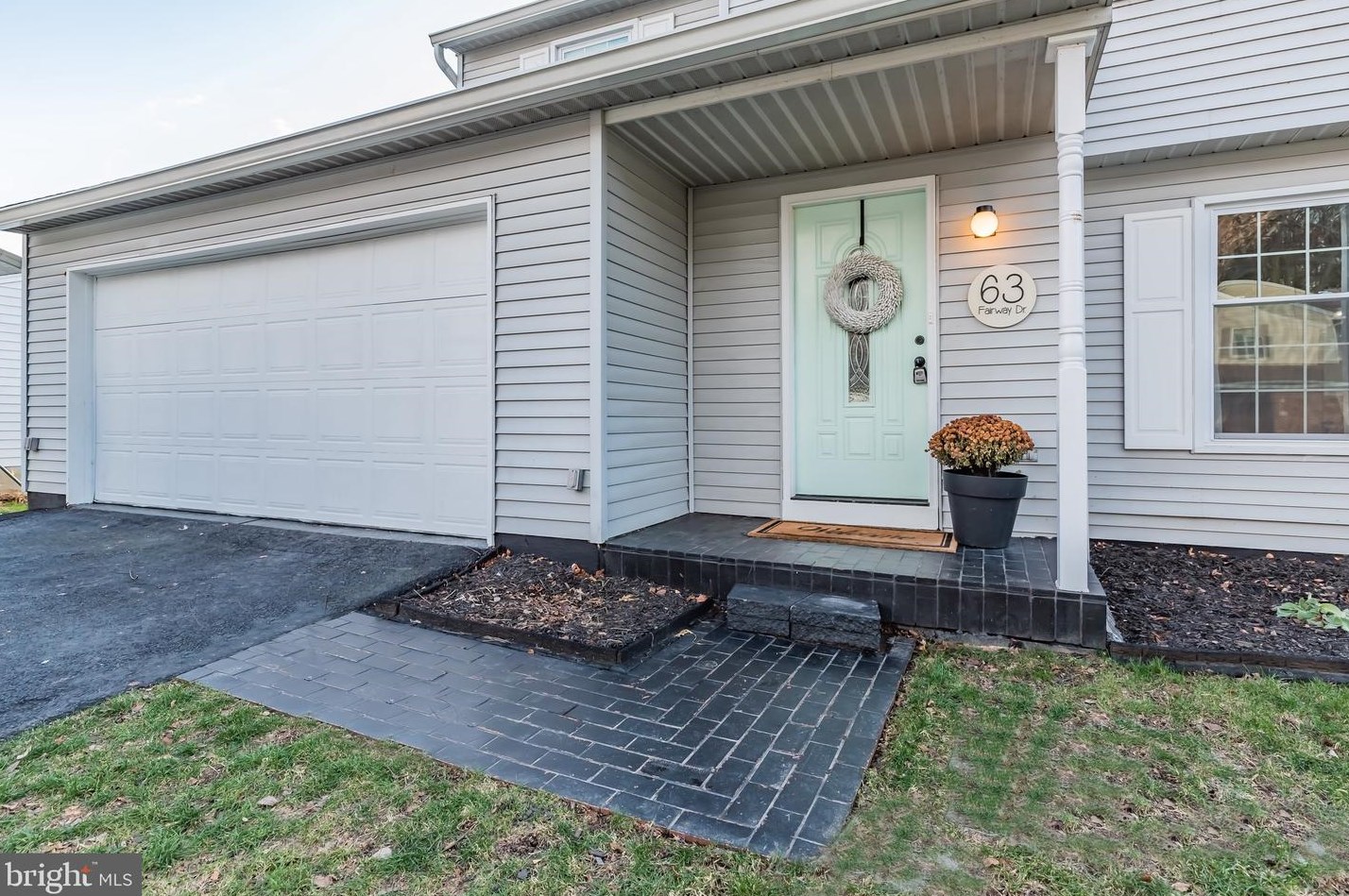 63 Fairway Dr, Camp Hill, PA 17011