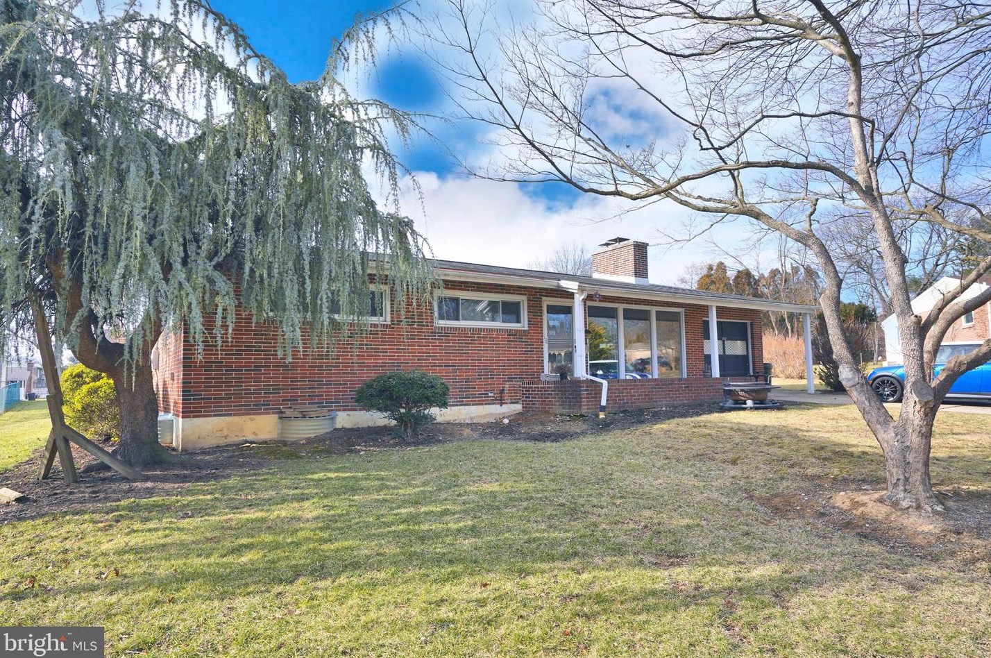 203 Hollywood Cir, Camp Hill, PA 17011