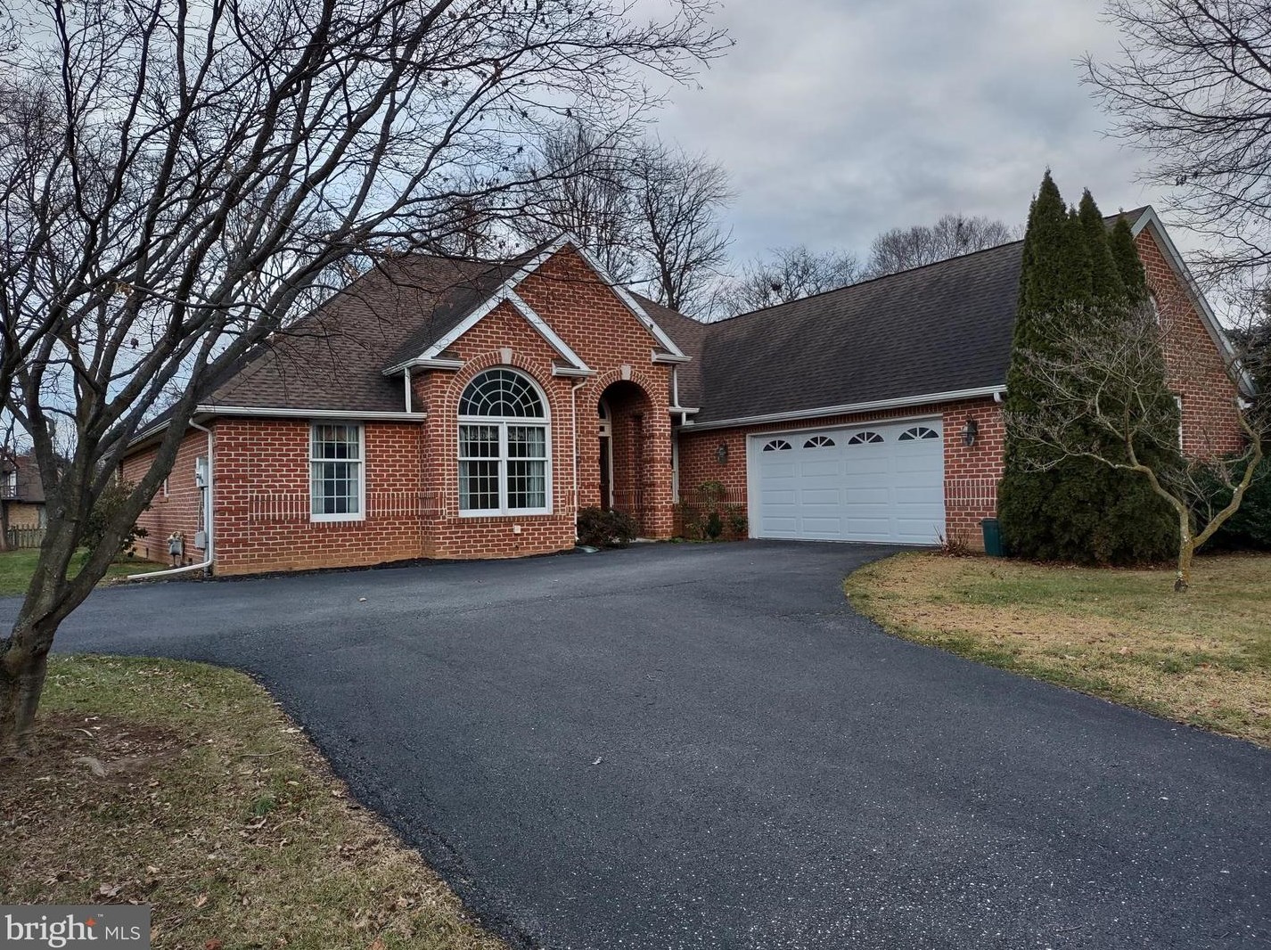 221 Taunton Dr, Carlisle, PA 17013
