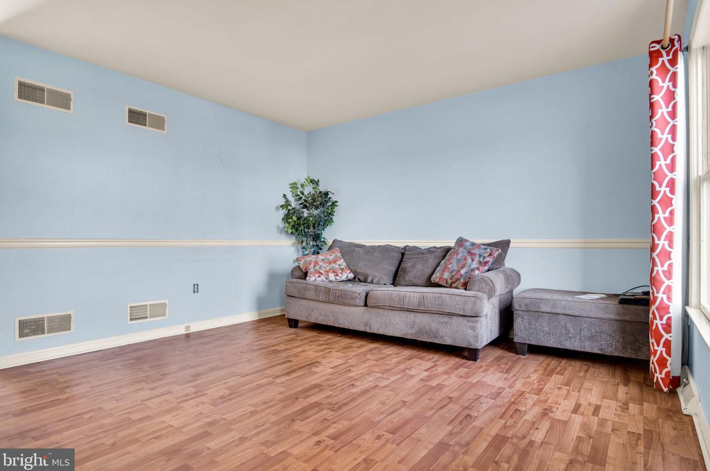 654 Park Ridge Dr, Navy Sup Dpt, PA 17055-5872