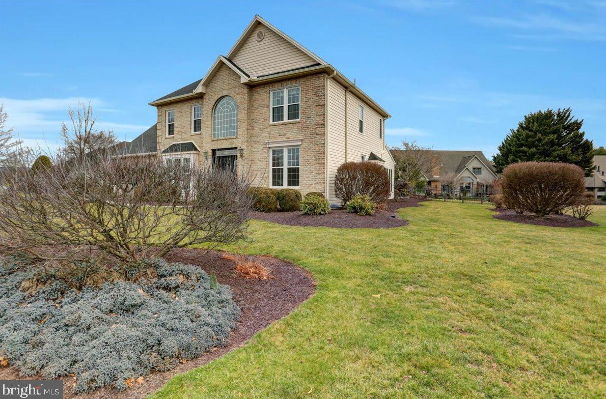 1093 Country Club Rd, Camp Hill, PA 17011