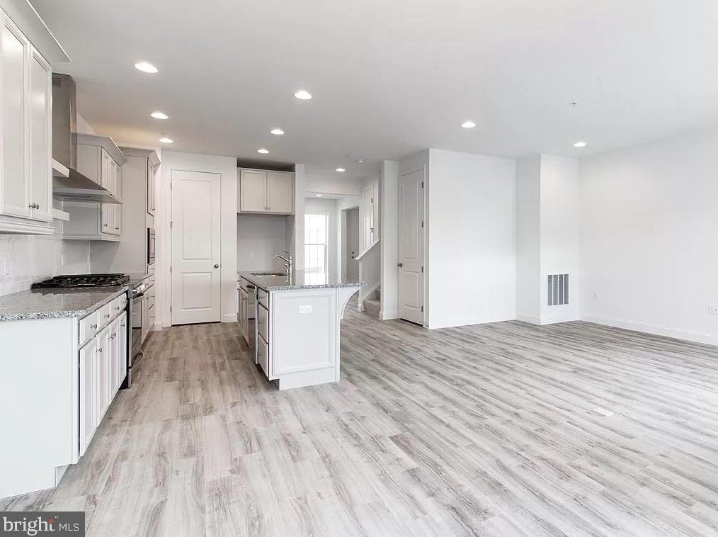 215 Hoke Farm Way, Navy Sup Dpt, PA 17050