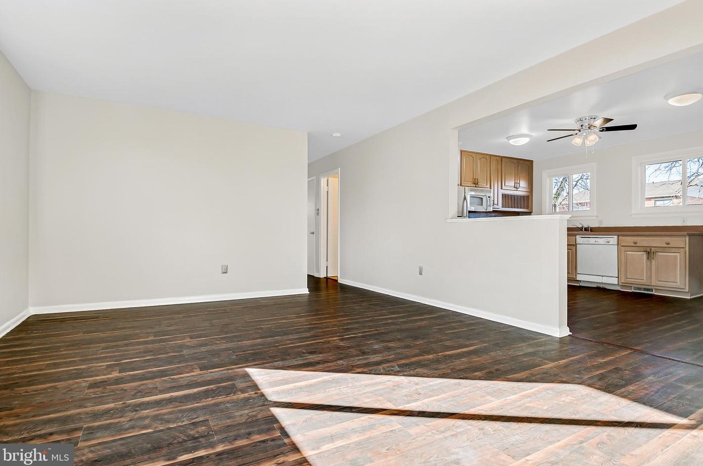 11 Dulles Dr W, Camp Hill, PA 17011