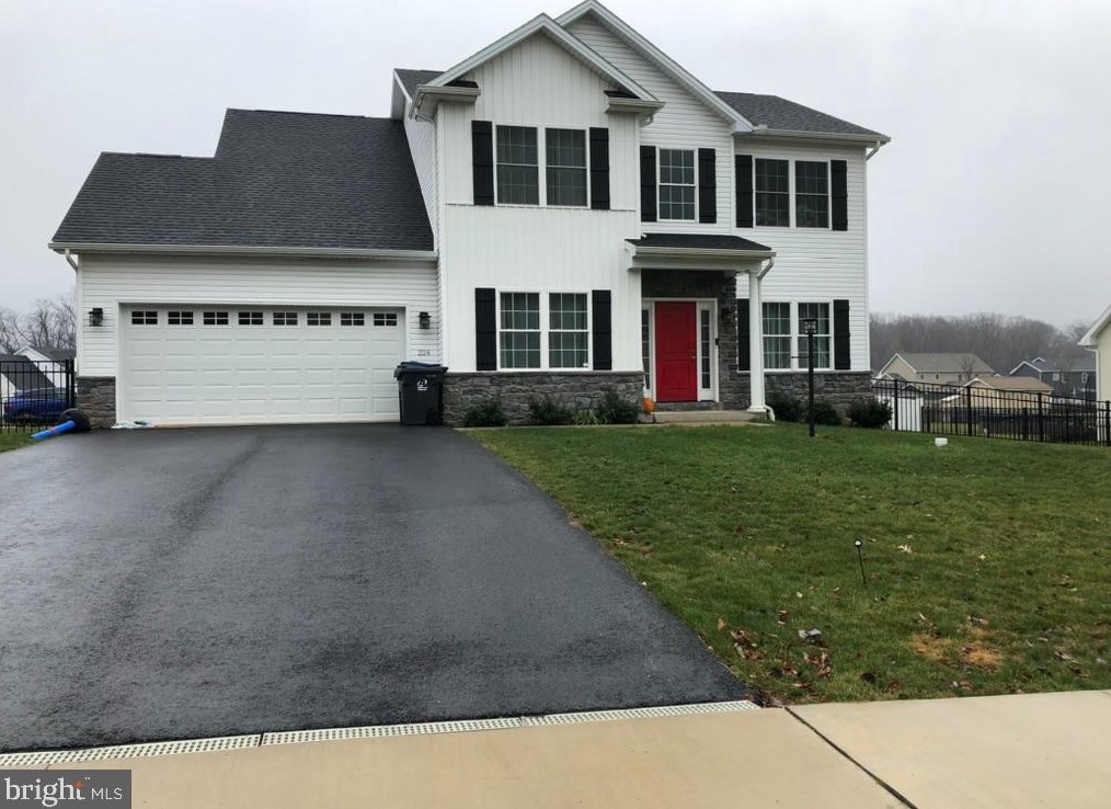 224 Westgate Dr, Mount Holly Springs, PA 17065