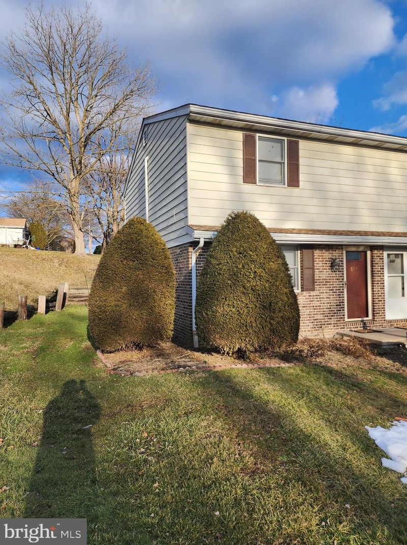 644 Gates Ln, West Enola, PA 17025