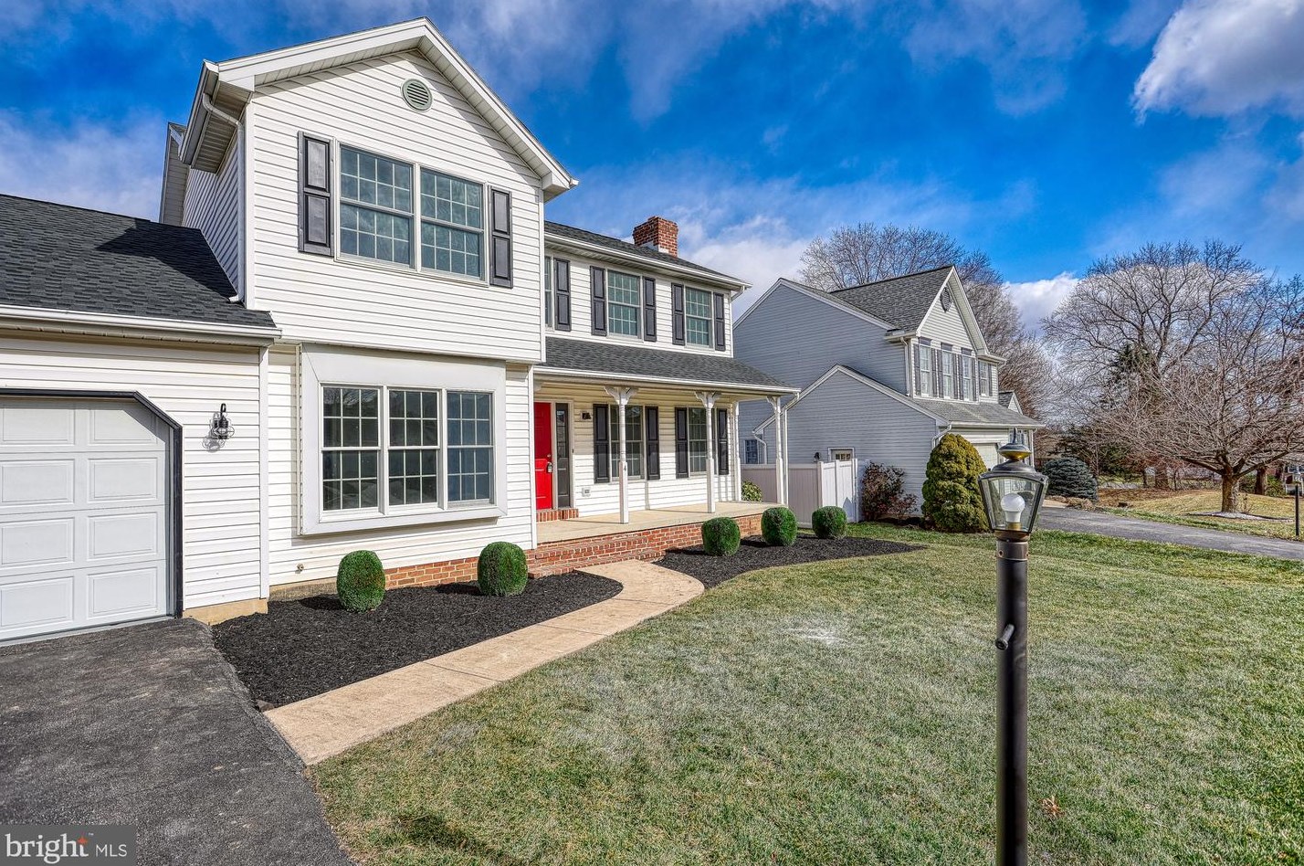 4 Wineberry Dr, Navy Sup Dpt, PA 17055