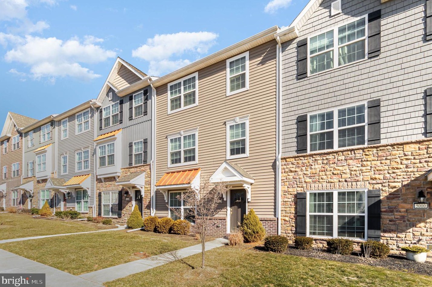 5010 Laurel Valley Ln, West Enola, PA 17025