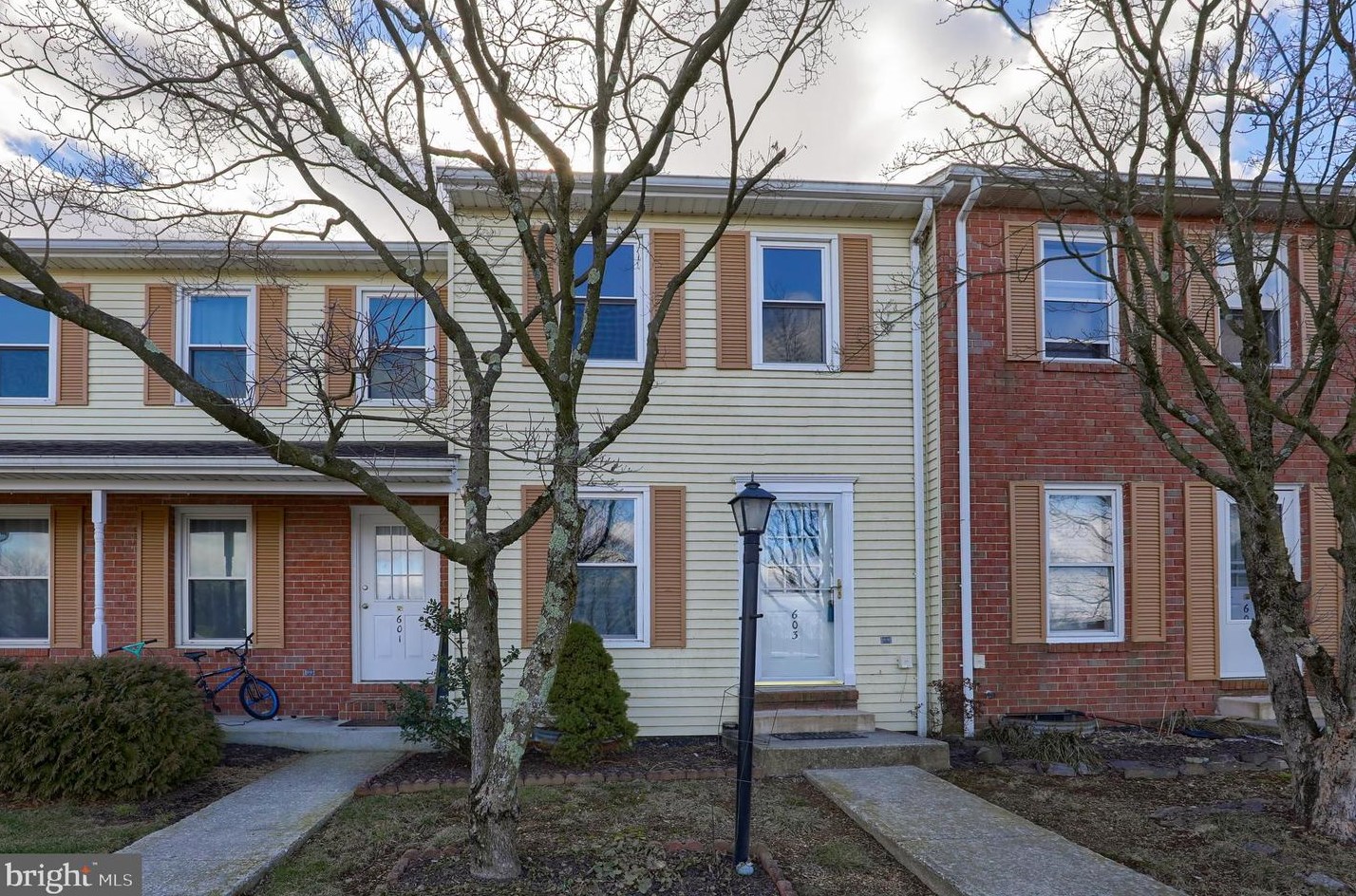 603 Allenview Dr, Navy Sup Dpt, PA 17055