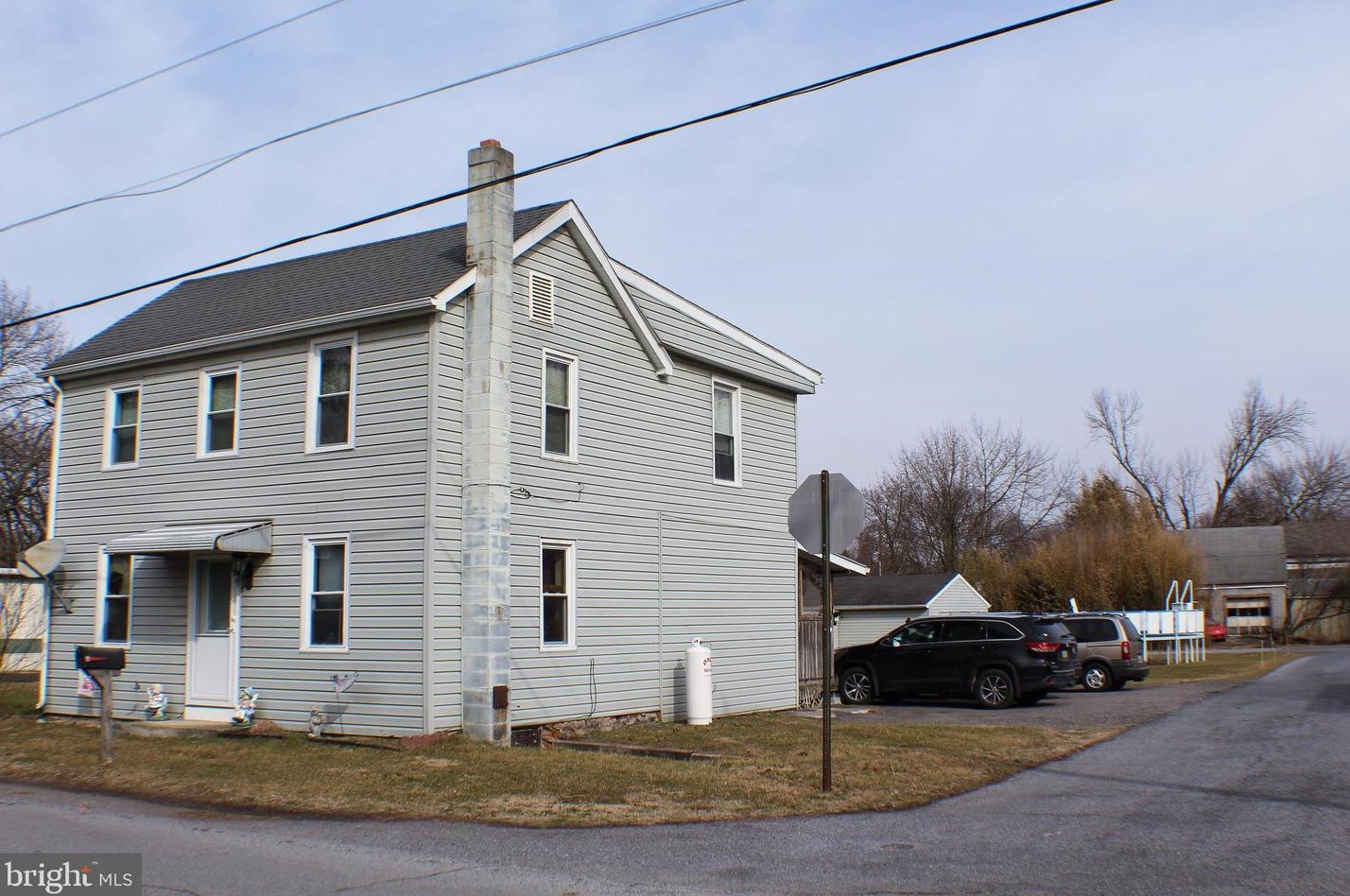15 East St, Mount Holly Springs, PA 17065
