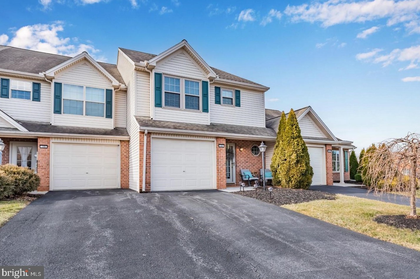 142 Lee Ann Ct, West Enola, PA 17025