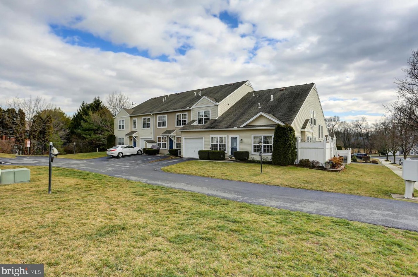 15 Court Ln, Carlisle, PA 17013