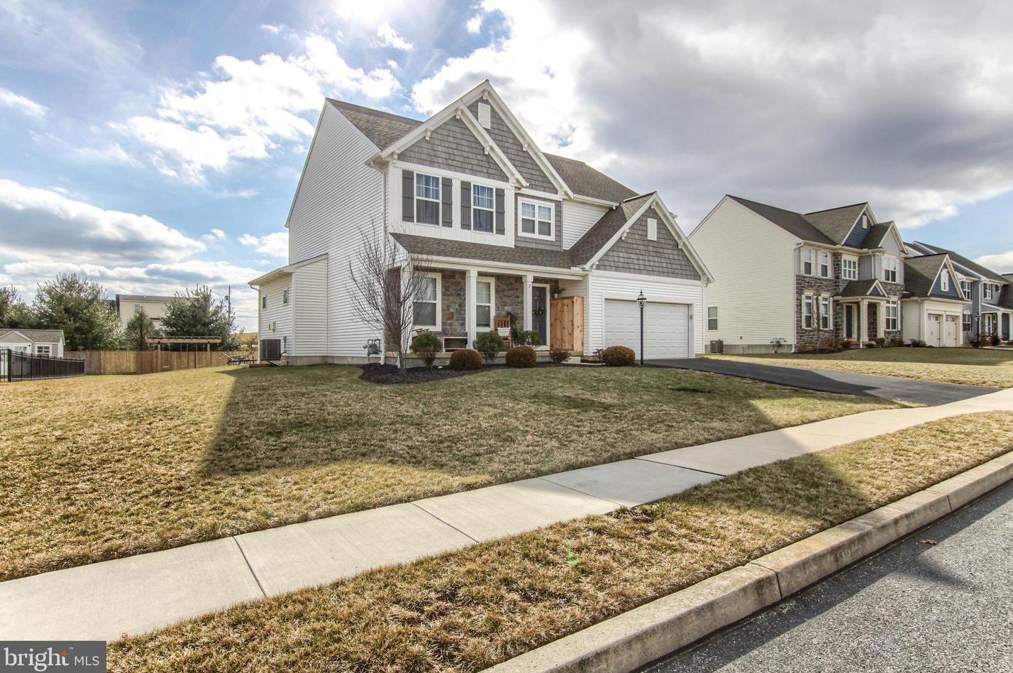 7 Waverly Ln, Carlisle, PA 17015