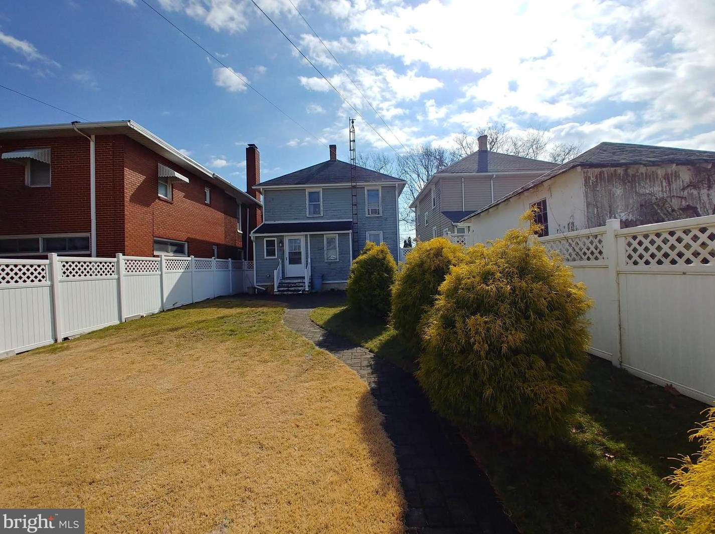 305 Walnut St, Lees Cross Roads, PA 17257