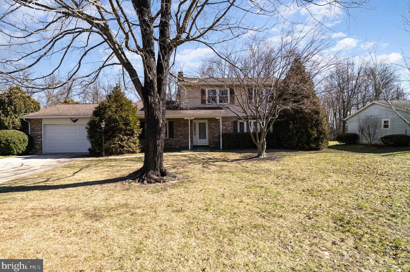 17 Oak Ln Dr, Carlisle, PA 17015