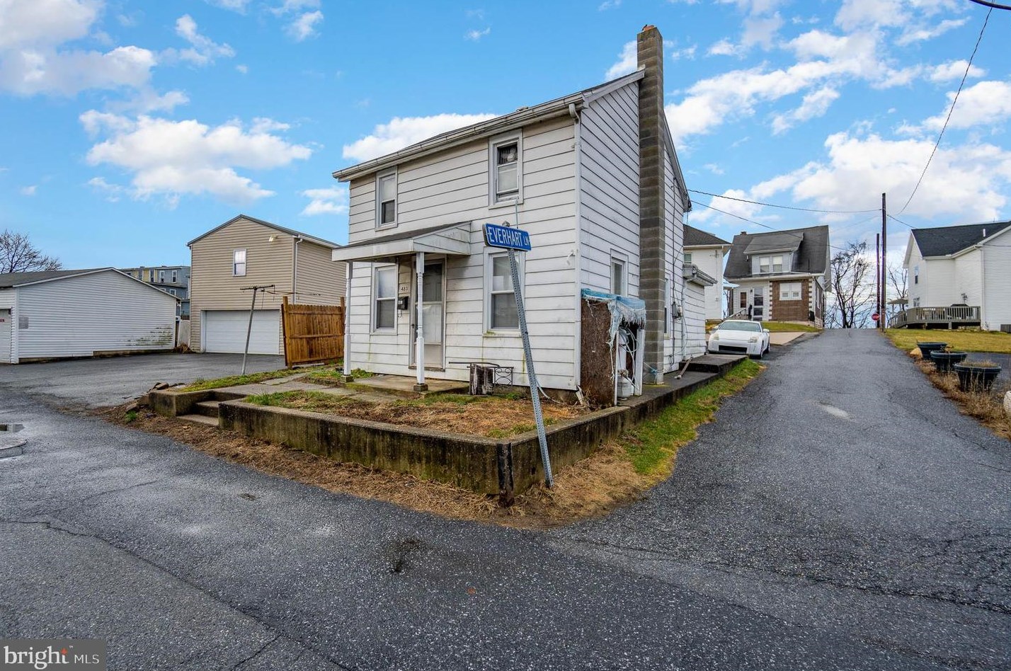 483 Myers St, West Enola, PA 17025