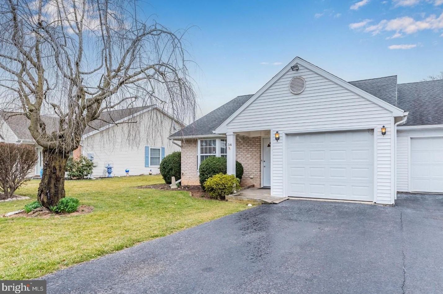 34 Greenspring Dr, Navy Sup Dpt, PA 17050
