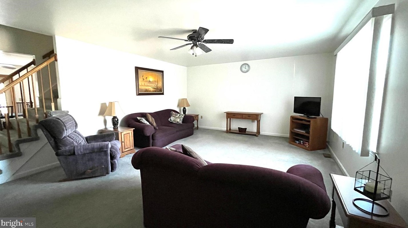 111 Lee Ann Ct, West Enola, PA 17025-1900