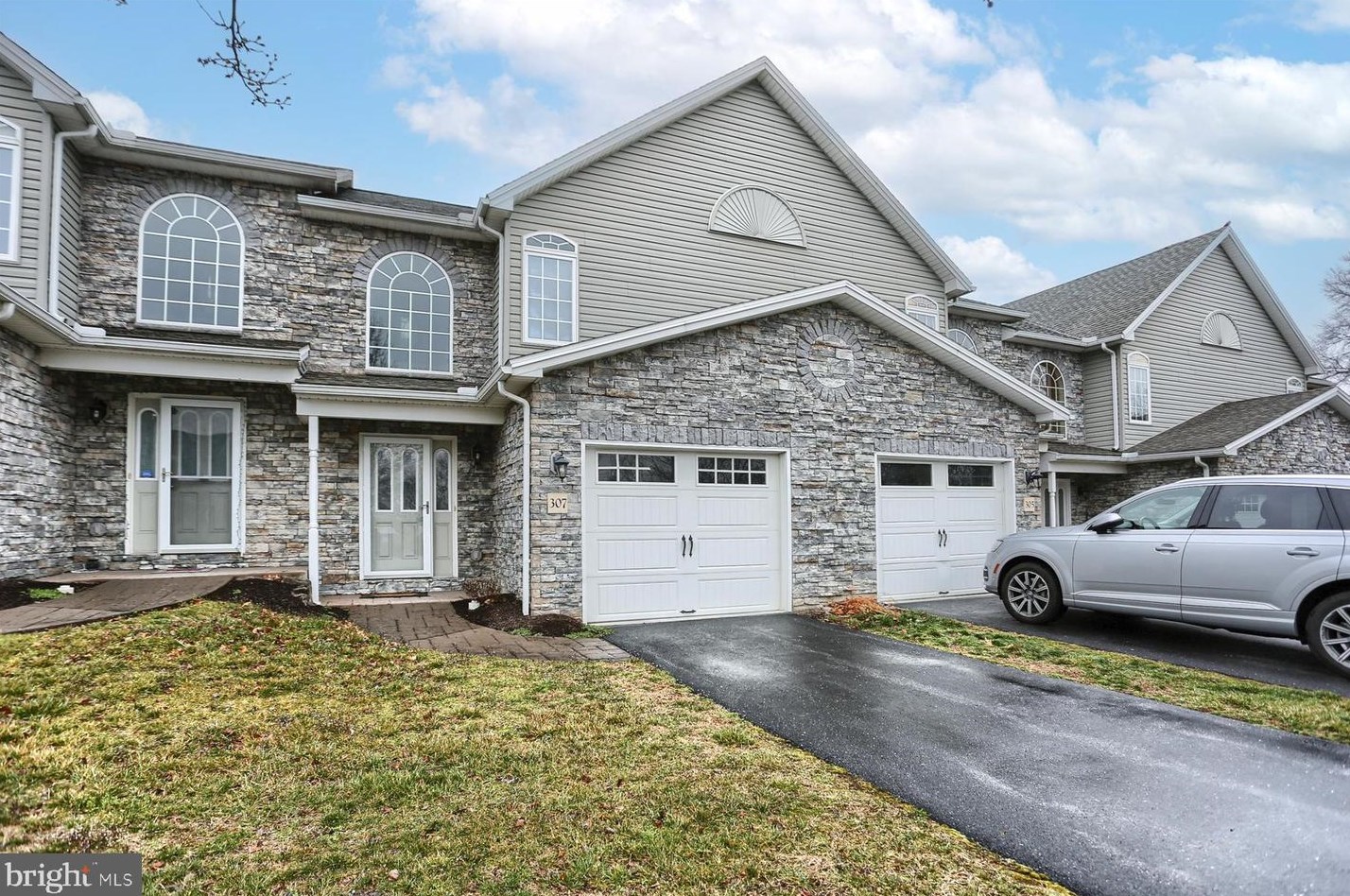 307 Briar Ridge Cir, West Enola, PA 17025