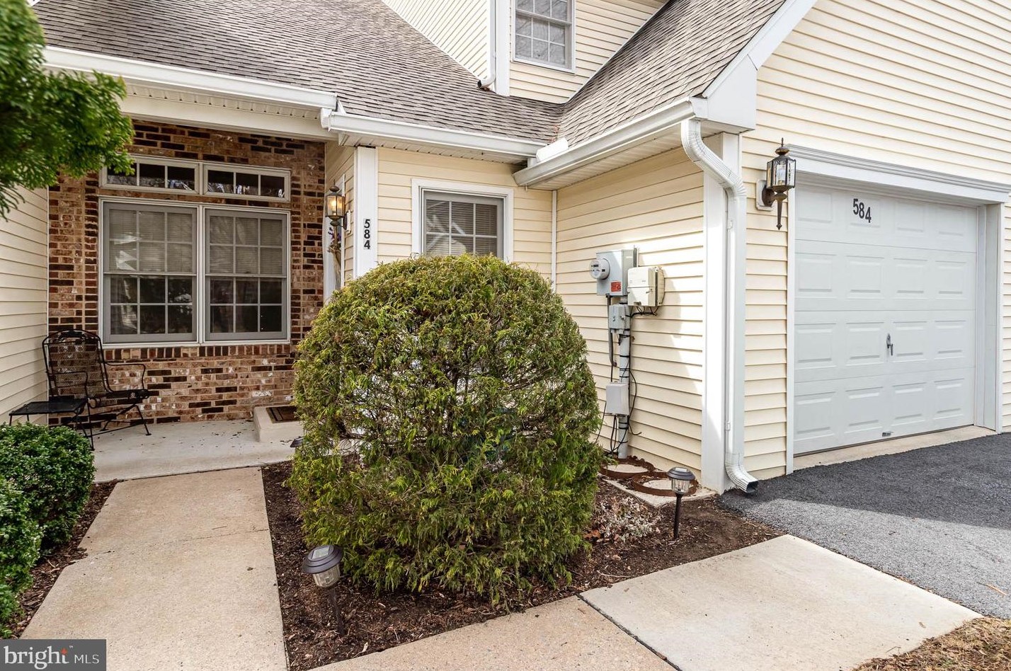 584 Brighton Pl, Navy Sup Dpt, PA 17055