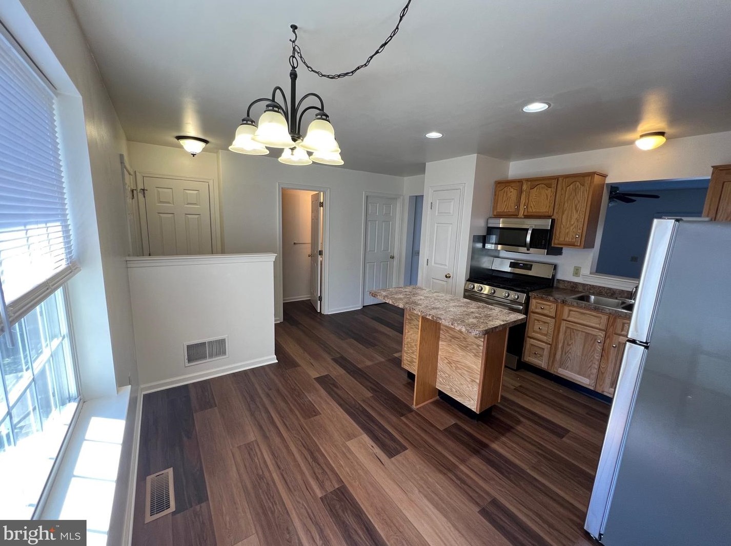 33 Queen Ave, West Enola, PA 17025