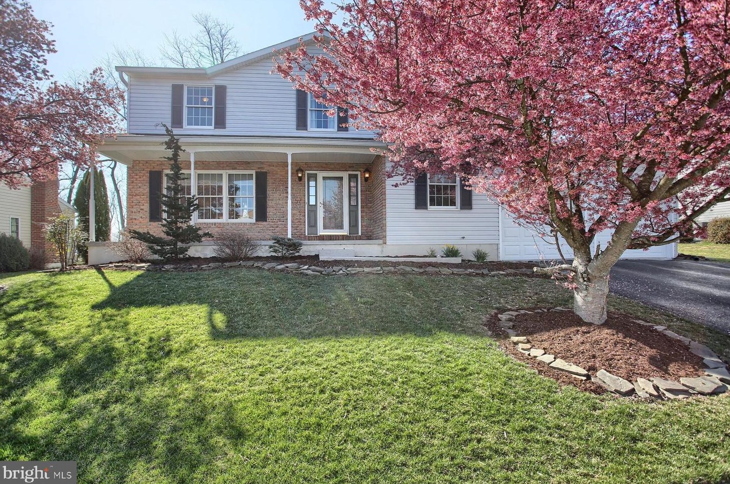 18 Willow Way Dr, West Enola, PA 17025