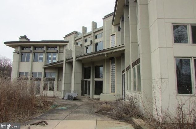 80 Greenwood Cir, Lemoyne, PA 17043