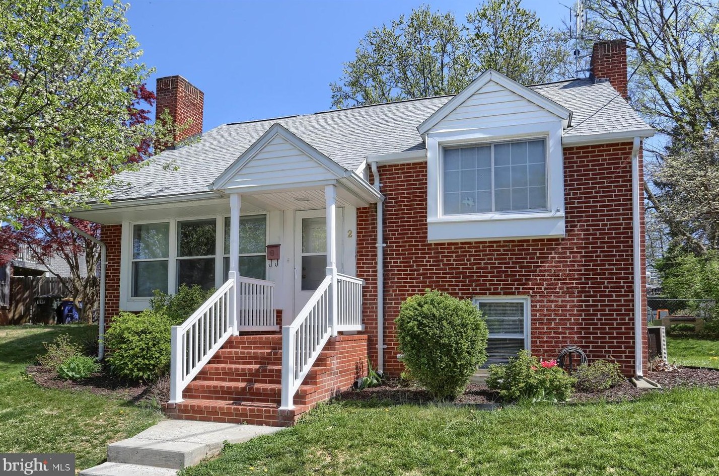 2 Riddle Rd, Camp Hill, PA 17011