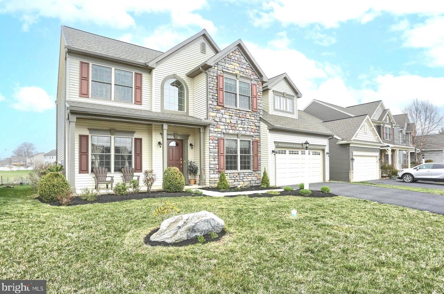28 Hamlet Cir, Navy Sup Dpt, PA 17050