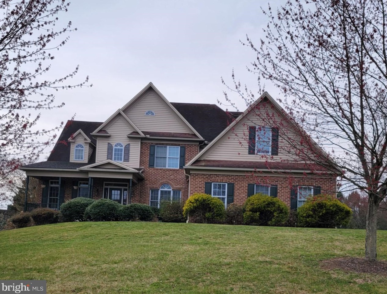 5 Clairburn Dr, Navy Sup Dpt, PA 17050-7361