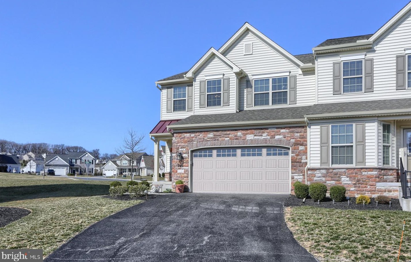 749 Westland Ct, Navy Sup Dpt, PA 17055