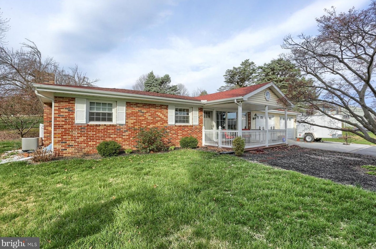 5 Sgrignoli Ln, West Enola, PA 17025