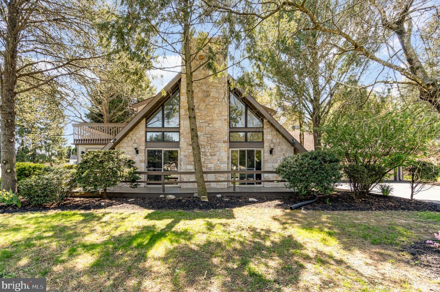 811 Wellington Dr, Carlisle, PA 17013