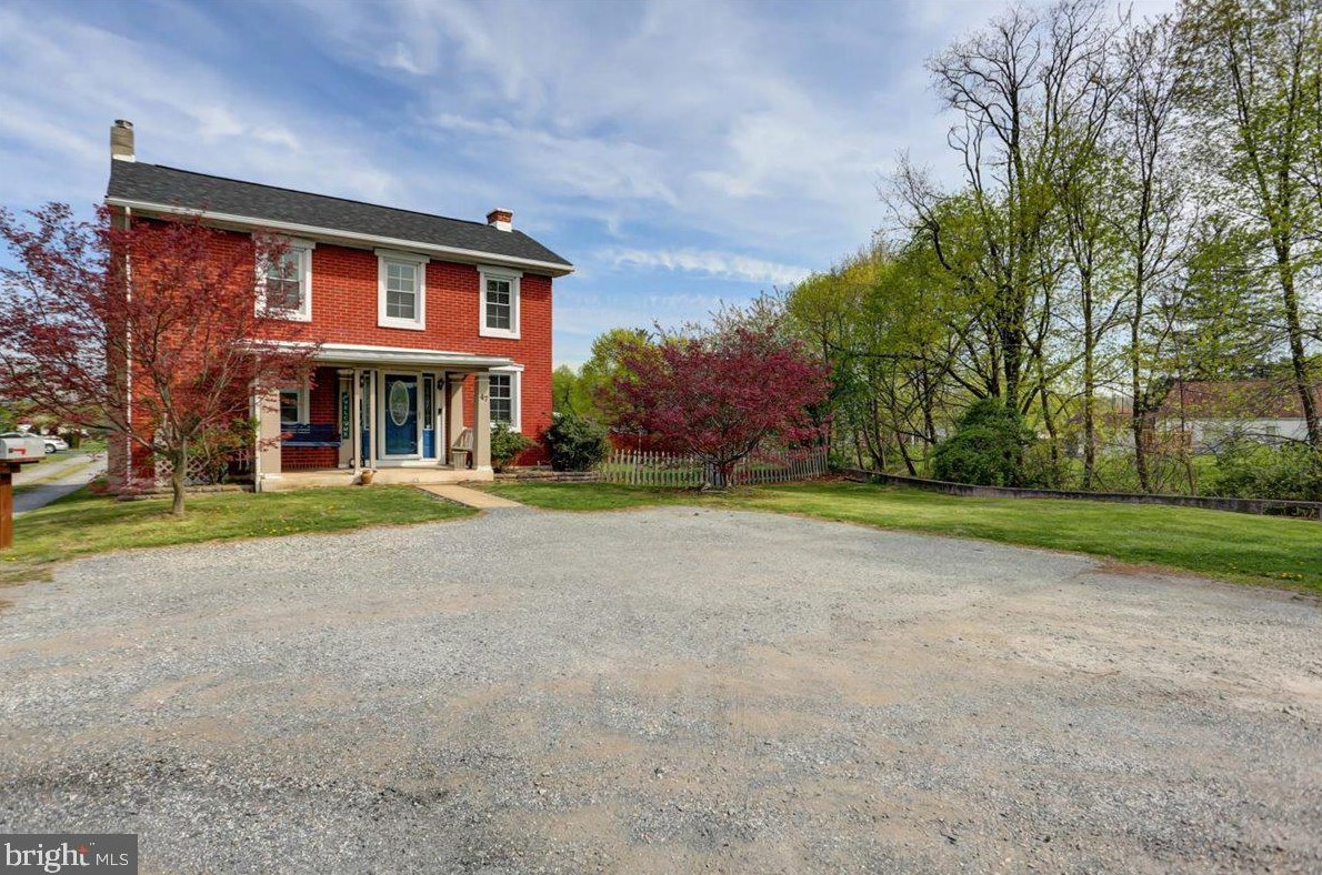 47 Cleversburg Rd, Lees Cross Roads, PA 17257