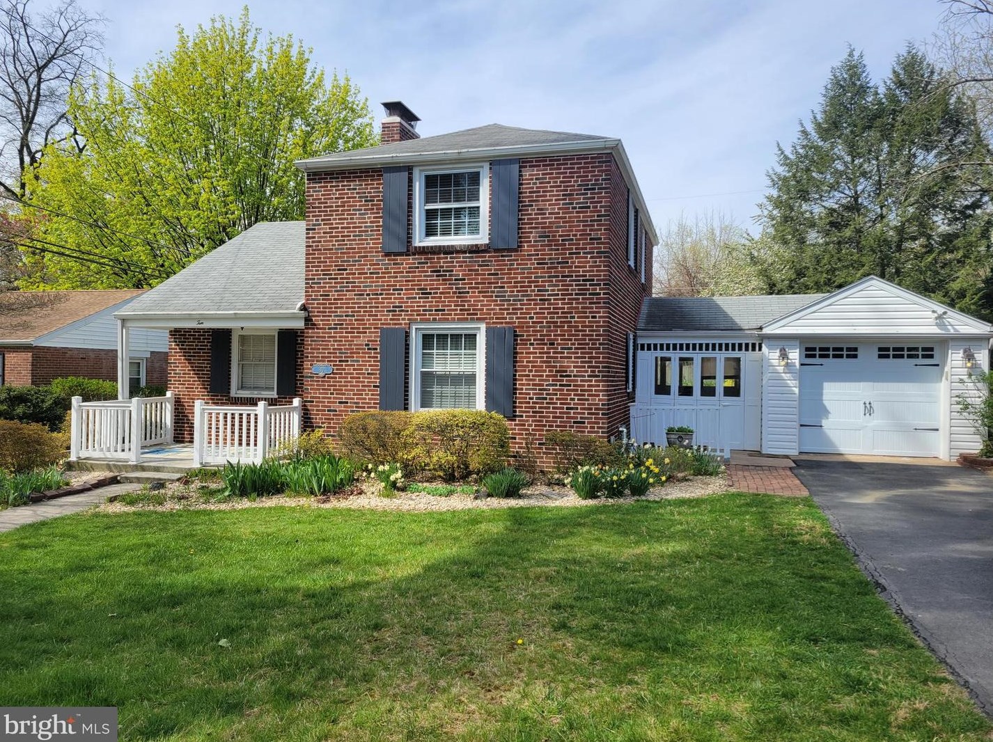 10 Village Rd, Camp Hill, PA 17011