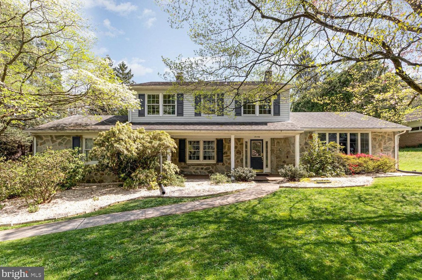 70 Eastgate Dr, Camp Hill, PA 17011