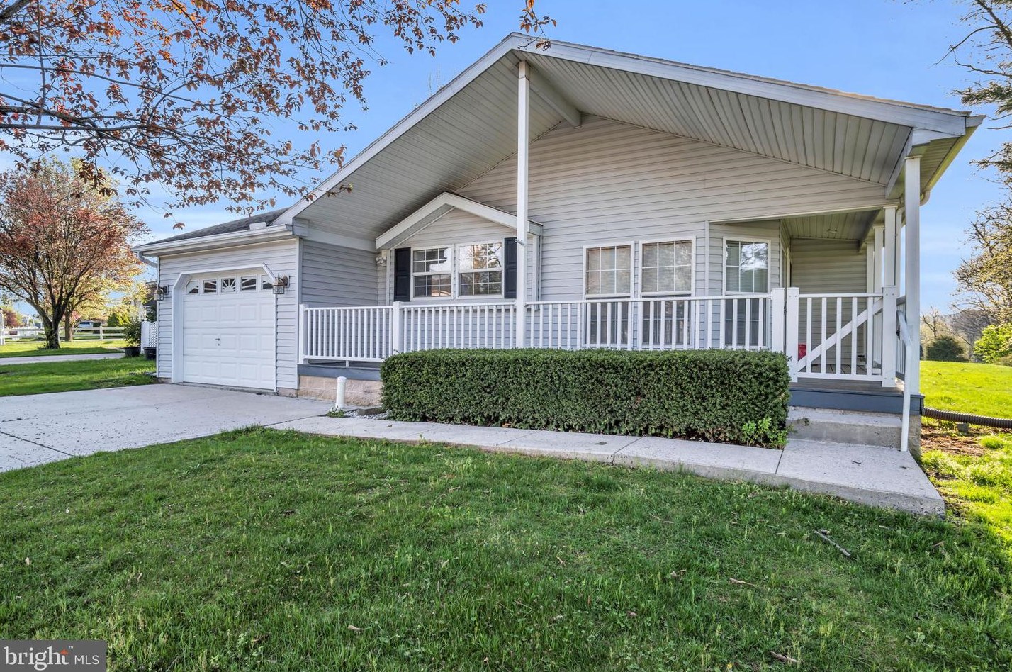 3 Lantern Ln, Lees Cross Roads, PA 17257