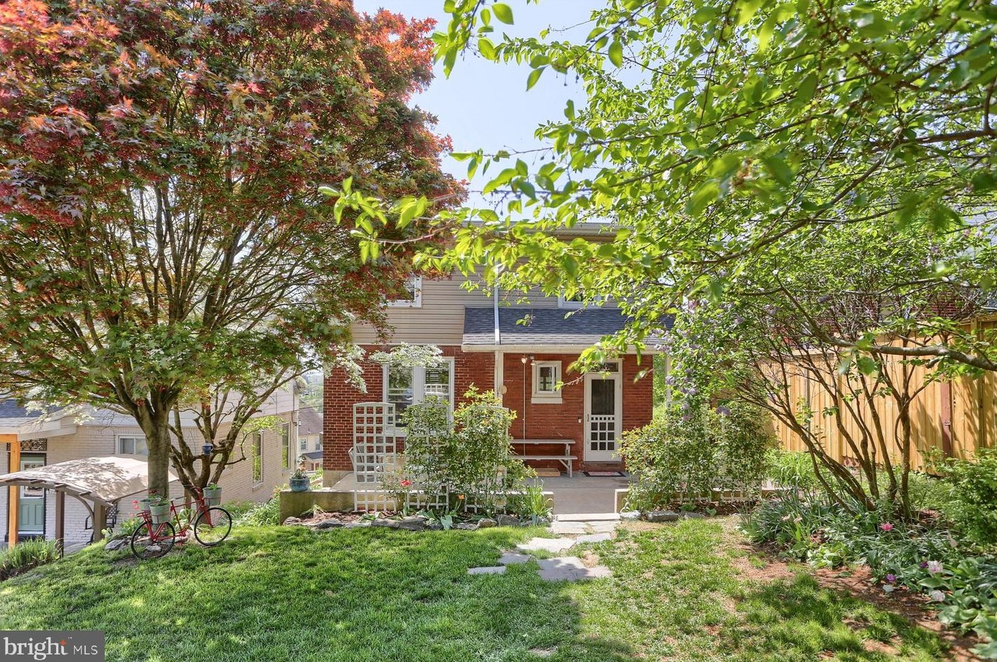 27 Fort St, Lemoyne, PA 17043