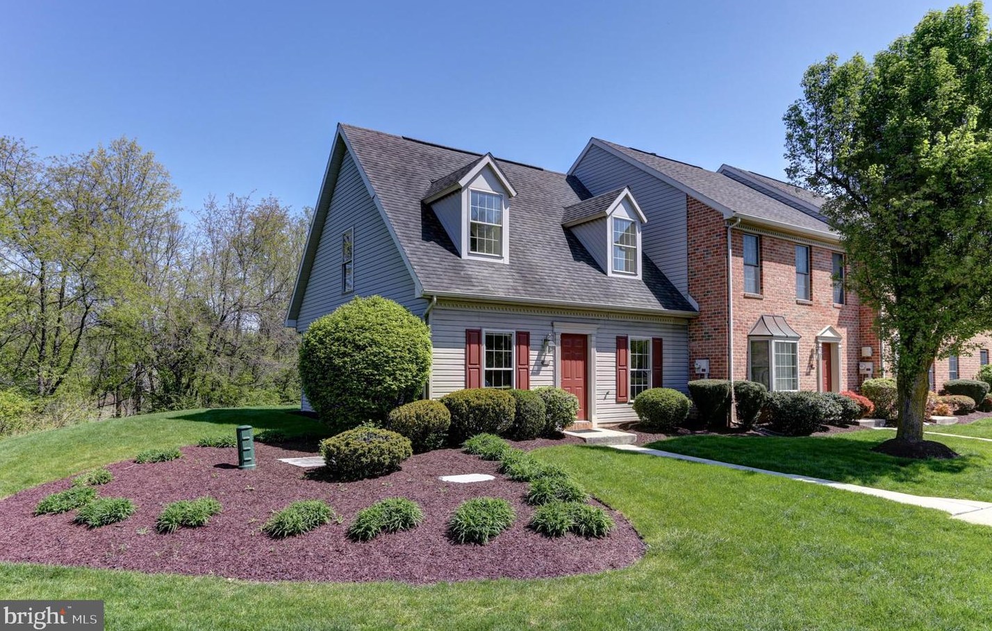 327 Stonehedge Ln, Navy Sup Dpt, PA 17055