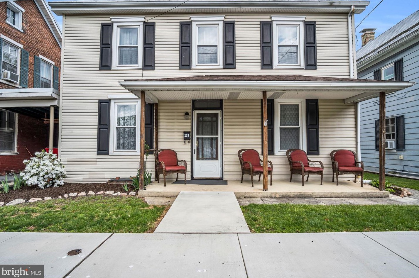 203 E Pine St, Mount Holly Springs, PA 17065