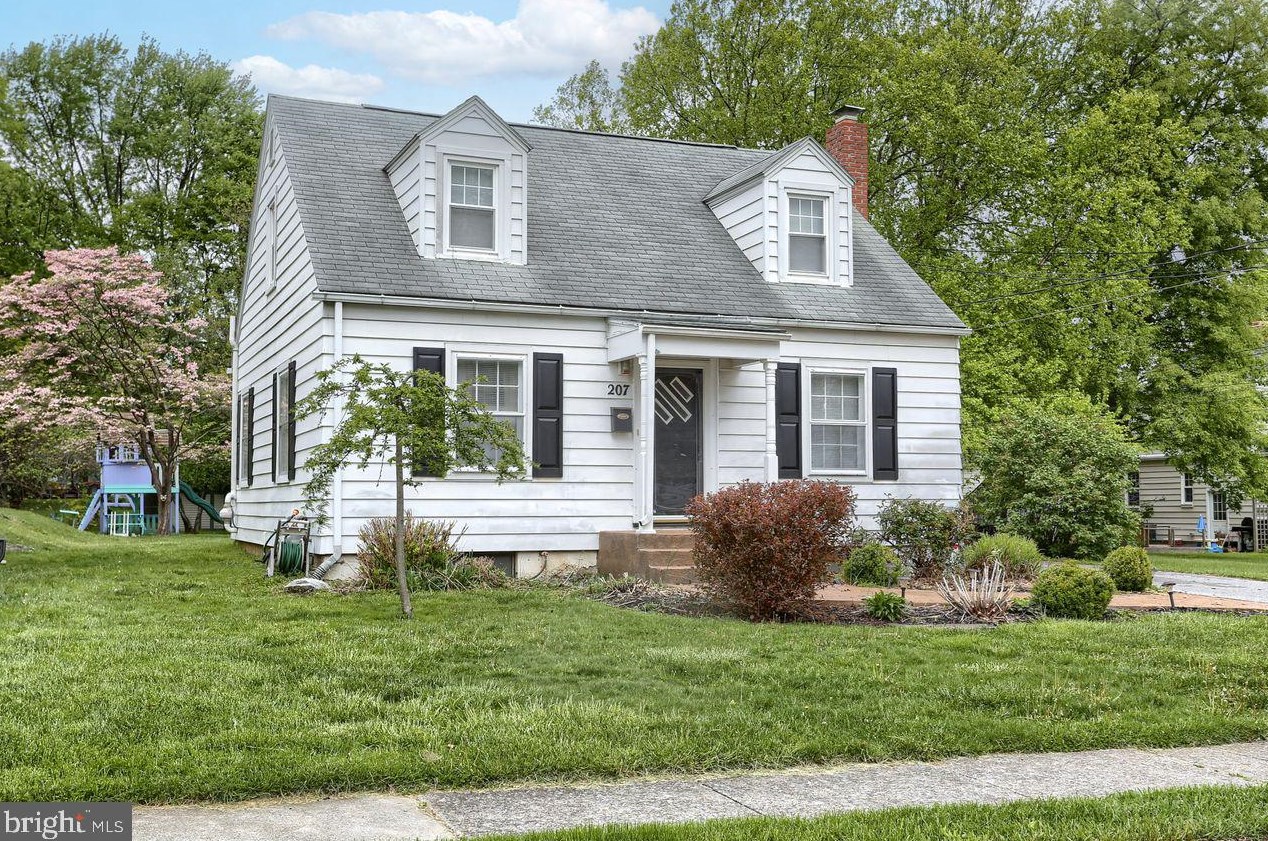 207 Clark St, Lemoyne, PA 17043